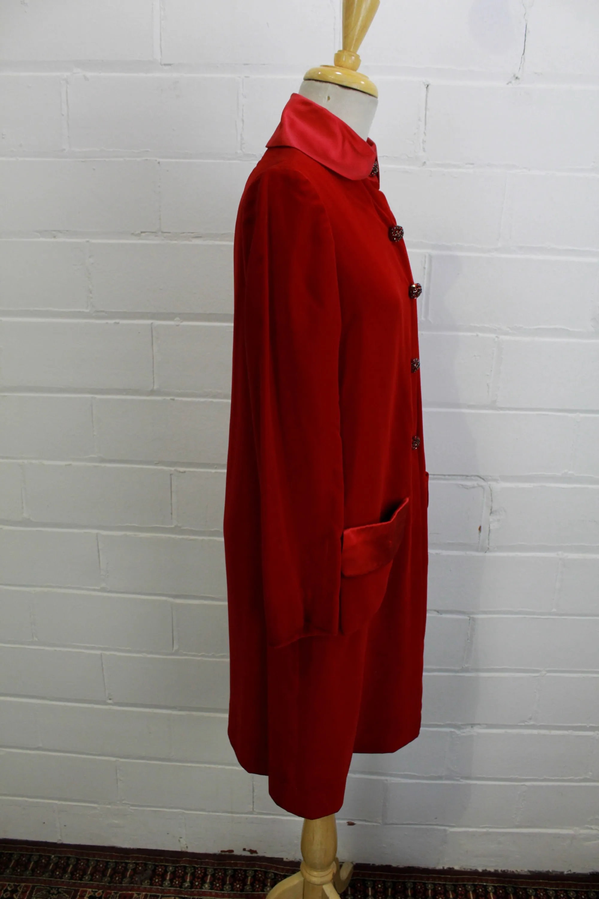 1960s Red Velvet Dress with Peter Pan Collar, Medium