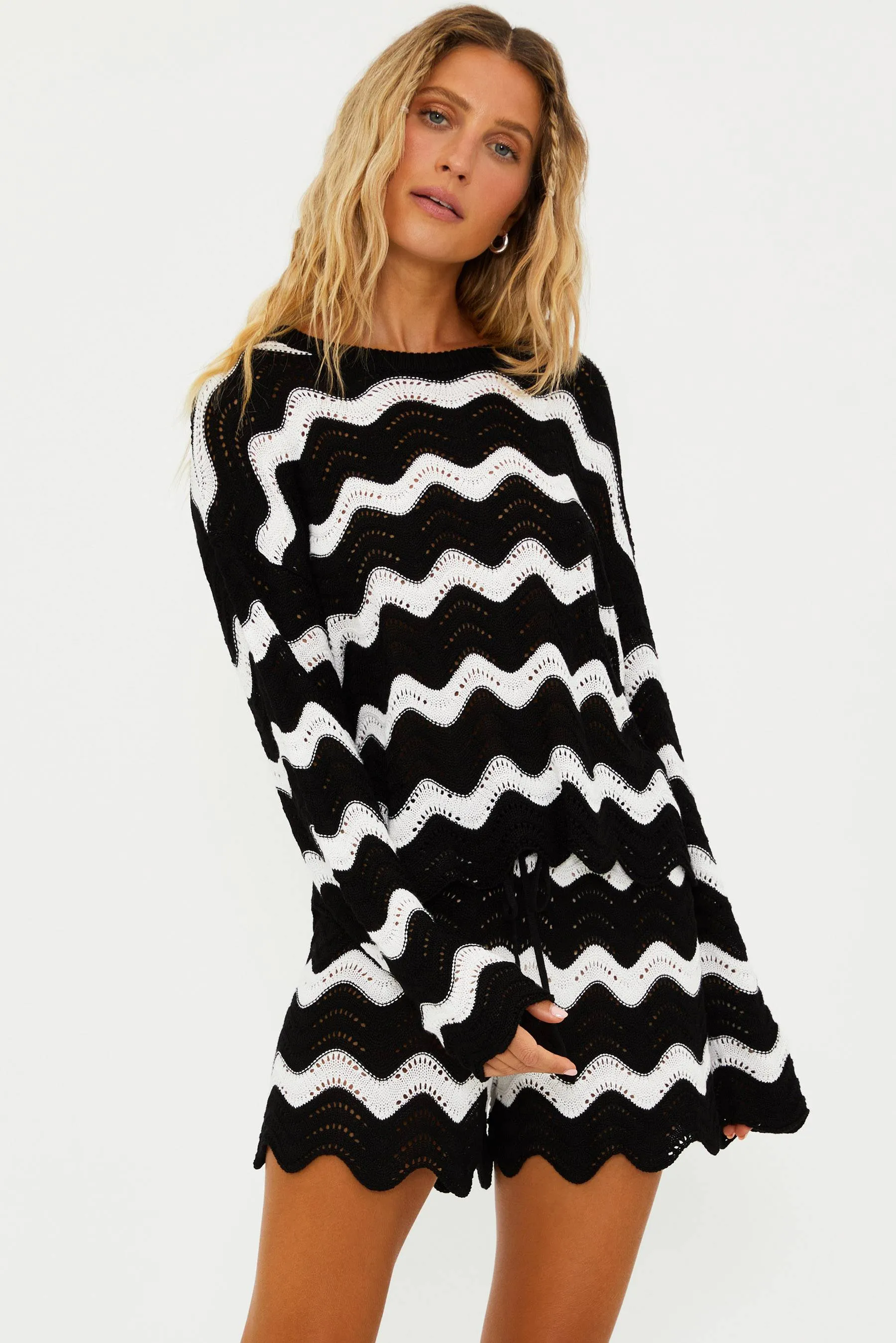 Beach Sweater Black & White Tides