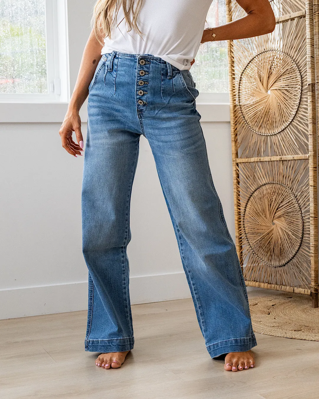 NEW! KanCan Sienna Non Distressed Wide Leg Jeans